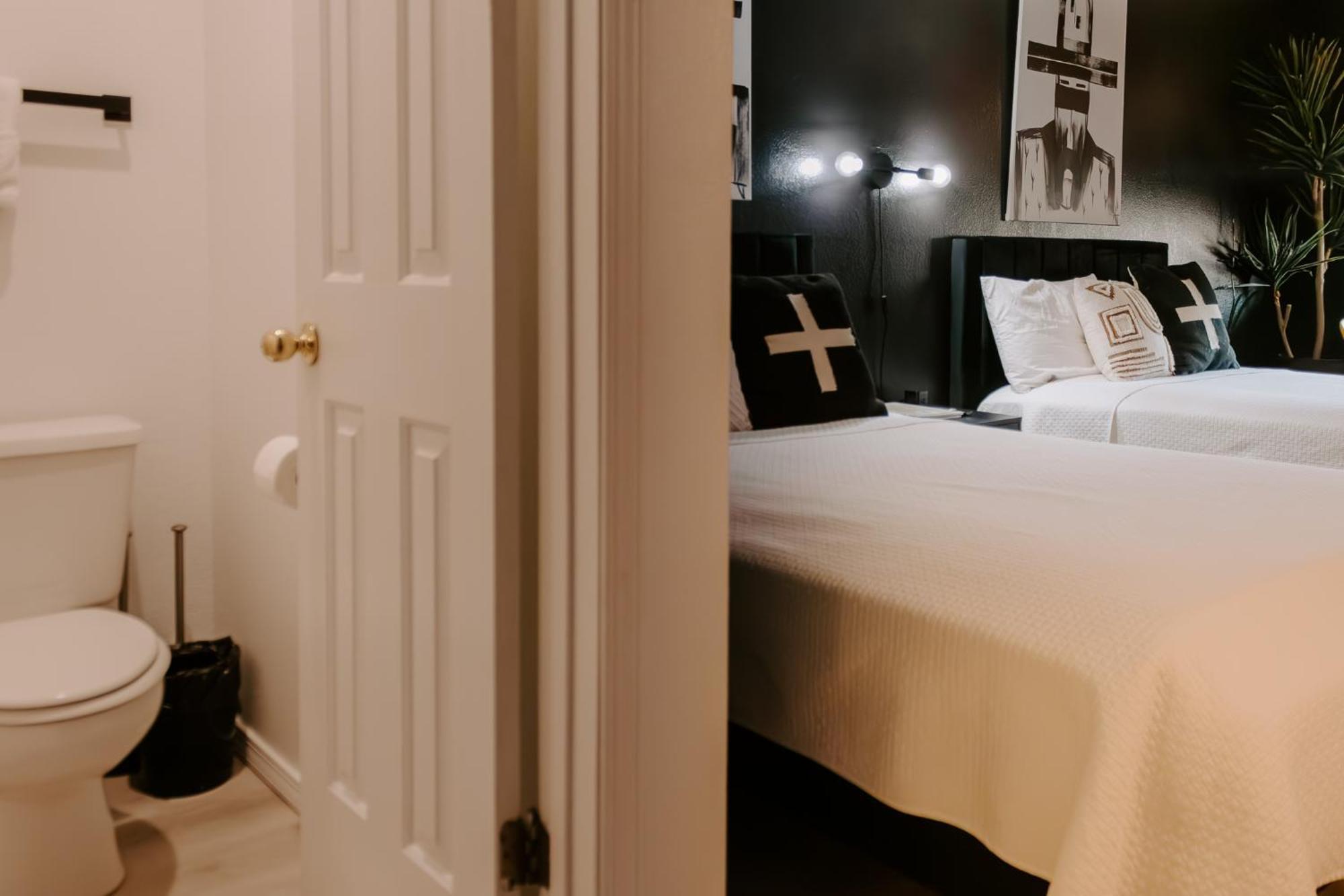 The Cowboy Motel Camp Wood Екстер'єр фото