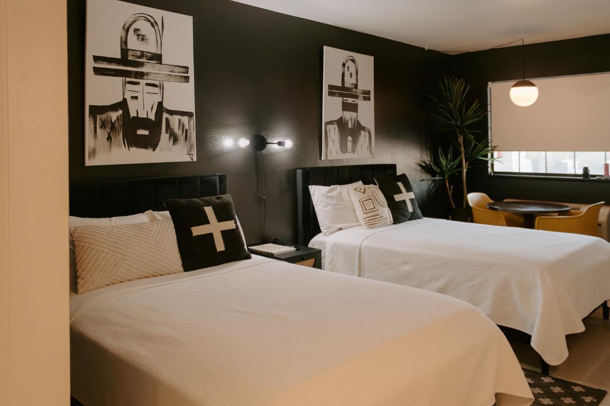 The Cowboy Motel Camp Wood Екстер'єр фото